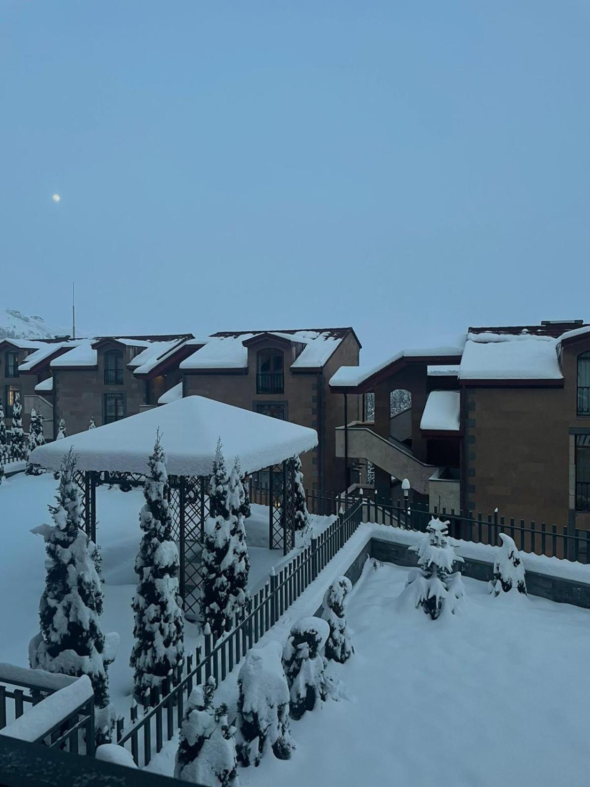 Marrone Hotel Tsaghkadzor Bagian luar foto